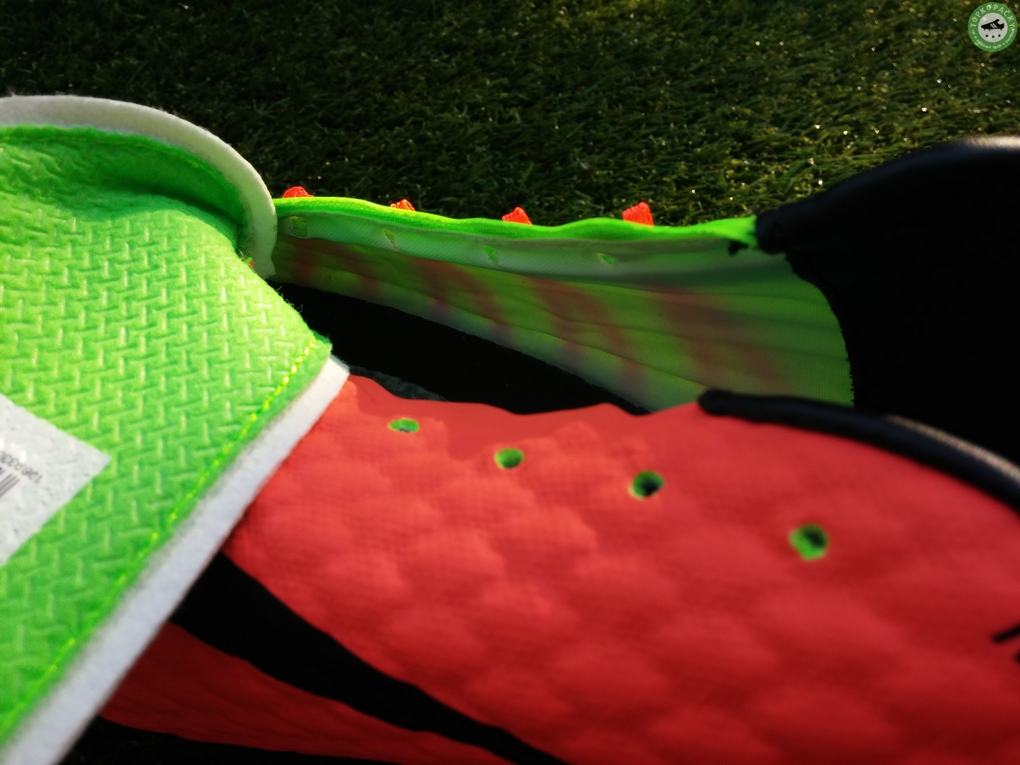 provázky u zavazování Nike Hypervenom Phelon 3