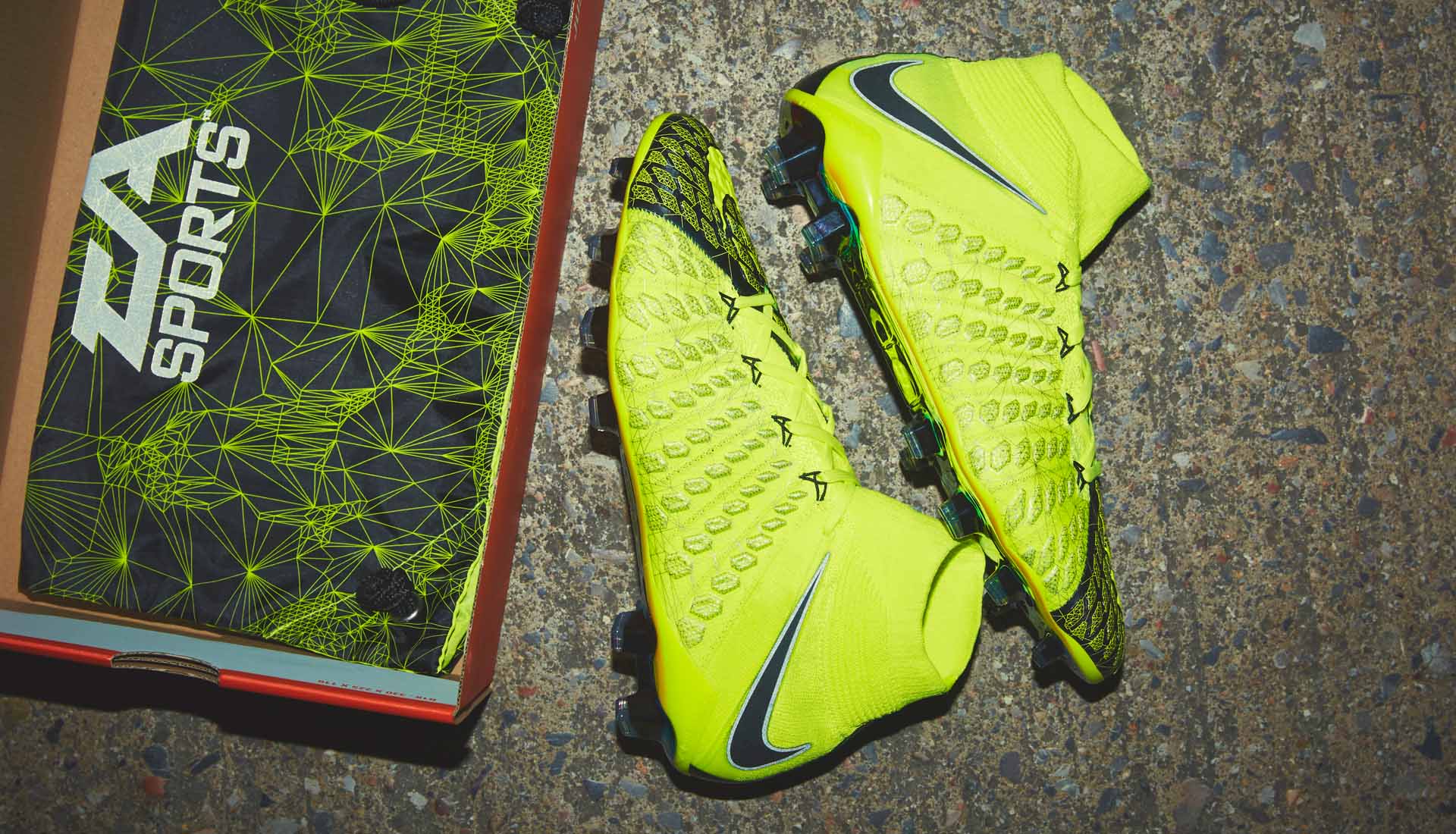 Nike X EA Sports Hypervenom 3