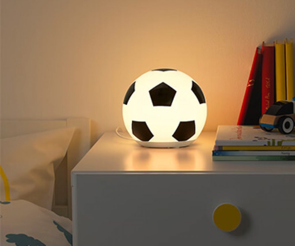 stolní lampička fotbalový míč